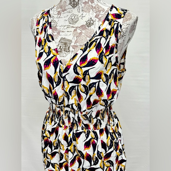 BANANA REPUBLIC White and navy leaf‎ print peplum top size M. - Picture 2 of 12